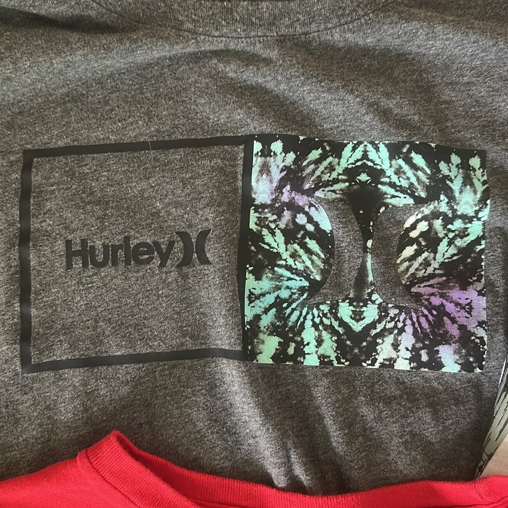 Hurley and Vans Boys Long Sleeve Tees Red and Gray - Picture 3 of 4